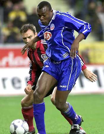 率遥遥落后 率遥遥落后